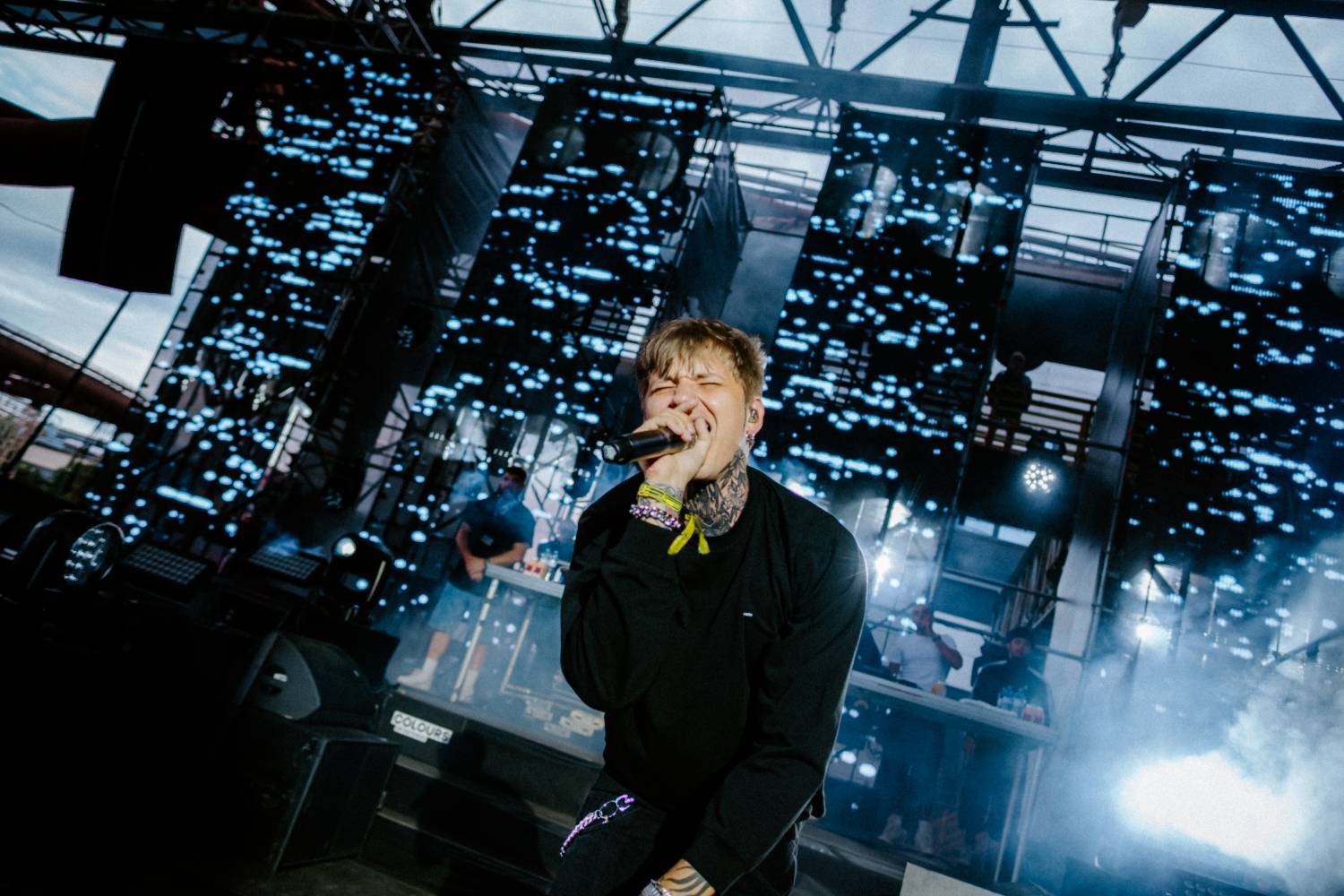 LIVE: Colours of Ostrava, den druhý. Výbušný Iggy Pop, uhrančivý Finneas i skvělá show Calina