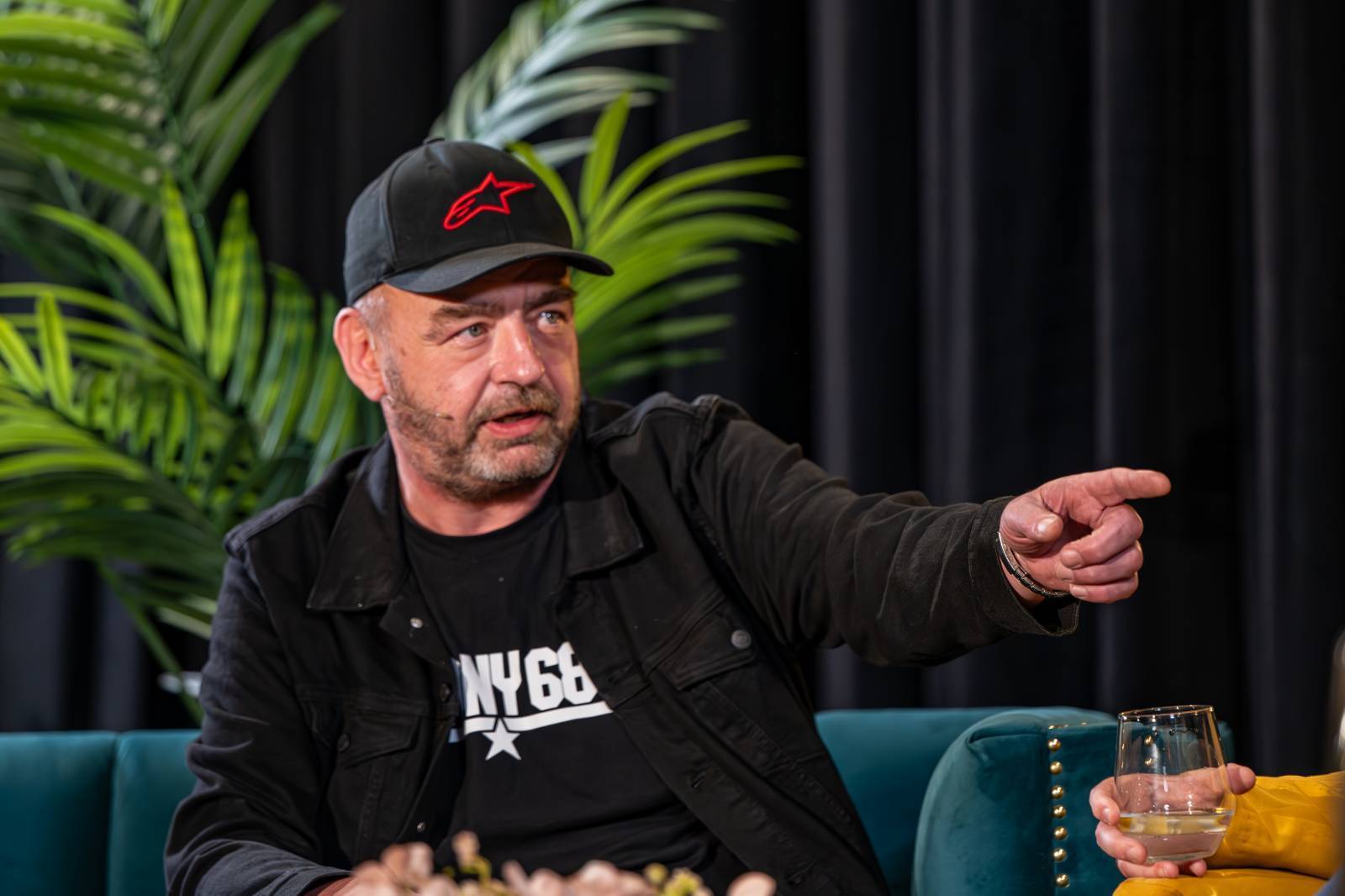 ANKETA | Tonda Rauer, Šimon Opp a členové Brixtn a Tří sester se ohlížejí za rokem 2025