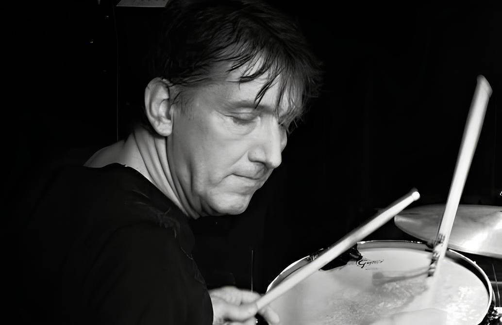 České hudební osobnosti, které v roce 2025 zemřely: Anna Julie Slováčková, Milan Skotálek, DJ Tráva i Petr Hannig