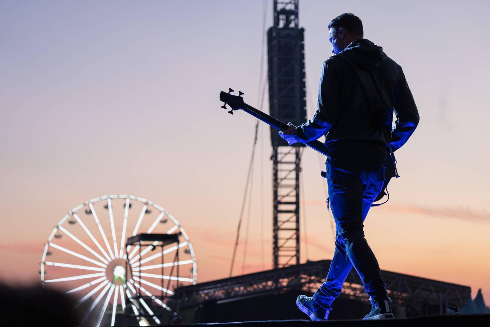 TOP 15 zahraničních písní roku 2025 podle redakce iREPORTu. Zombie od Yungbluda, Unravelling od Muse nebo Edge of Infinity skotských Bleed From Within