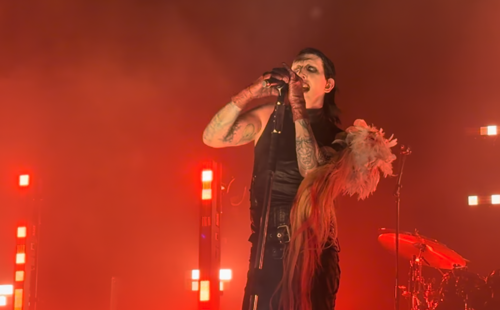 TOP 14 koncertních zážitků roku 2025 redaktorů a fotografů iREPORTu: Marilyn Manson, Lenny Kravitz, Yungblud i Helloween