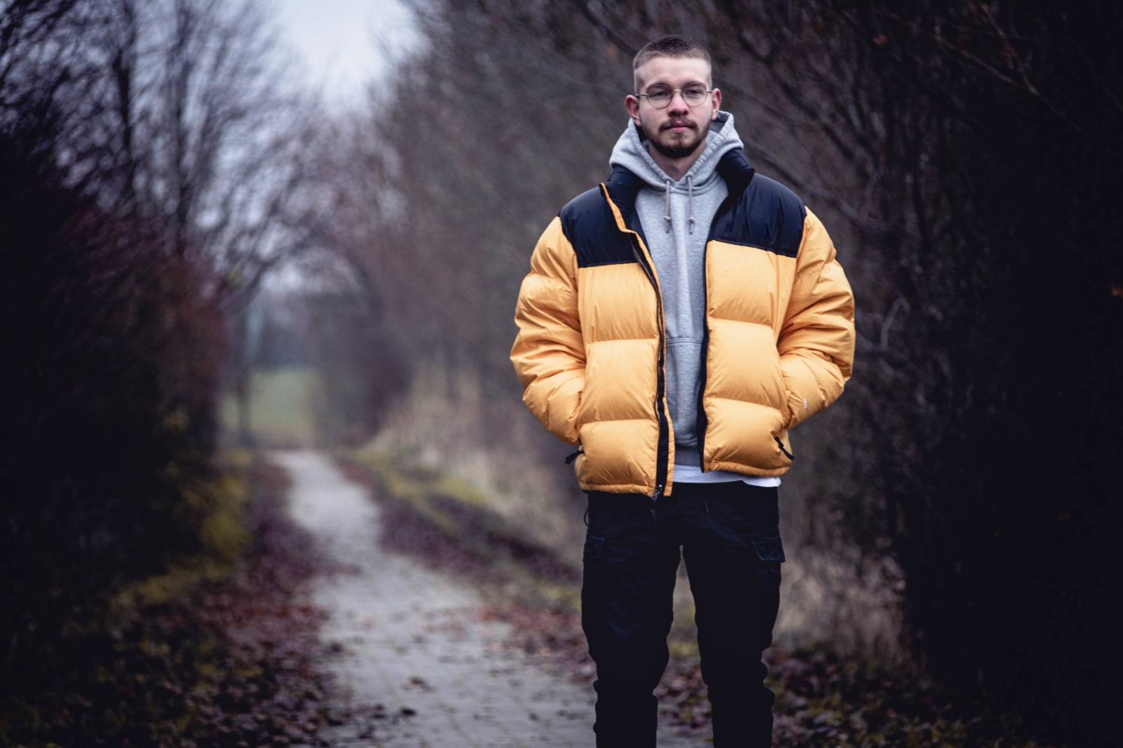 Zimní bunda pánská ve stylu streetwear - jak ji letos nosit?