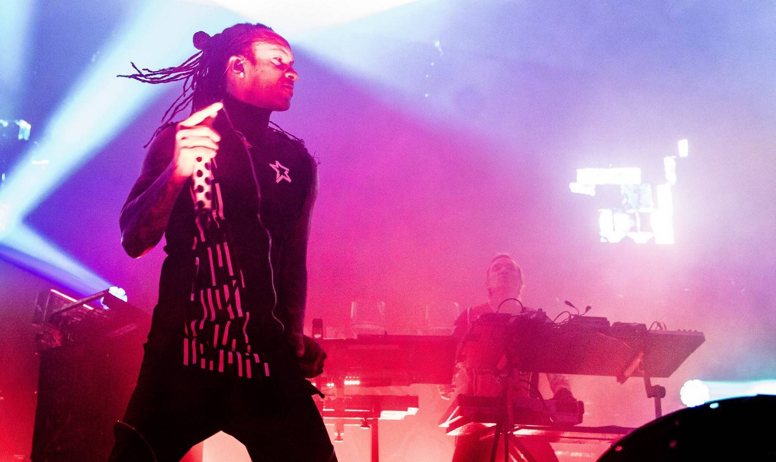 Na co se těšit v listopadu: Dorazí Korn, Placebo, Papa Roach, Prodigy, Emeli Sandé i LP. Tito & Tarantula chystají turné po Česku