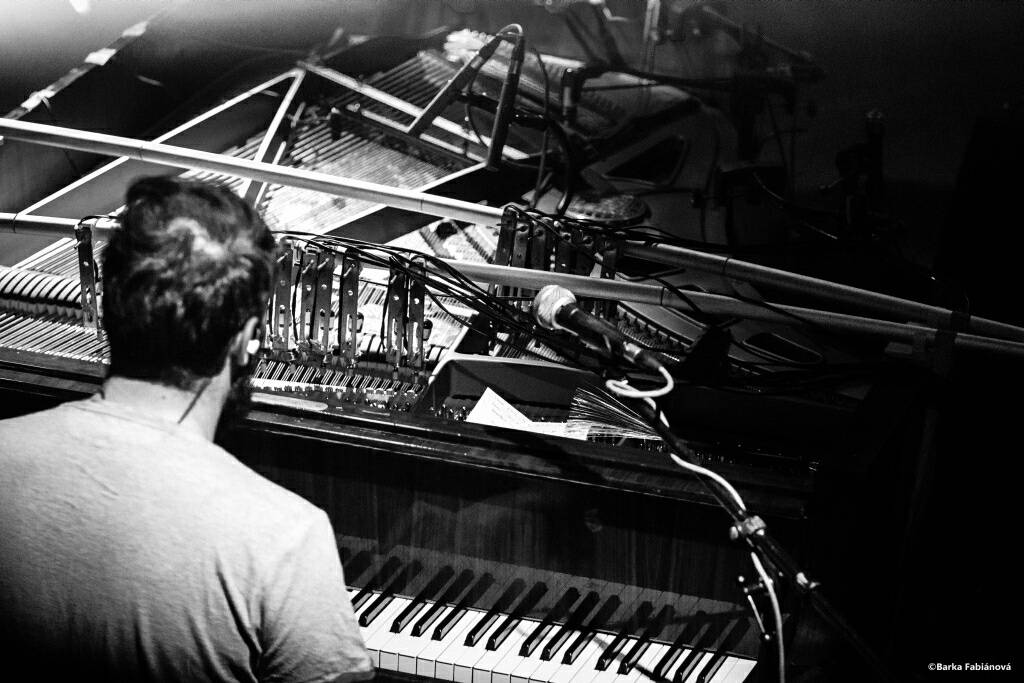 ROCKBLOG: Grandbrothers strčí Nilse Frahma i Kiasmos do kapsy