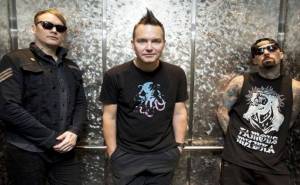 HITPARÁDY (54.): Blink-182 vládnou ve světě i v Česku. Po koncertech se prodávají Lucie a Iron Maiden