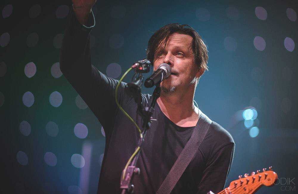 HITPARÁDY (65.): Hledá se britský vkus. Ostrovní velmoc válcují EDM odrhovačky