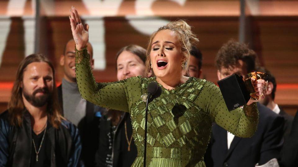 ROCKBLOG: Adele převálcovala i trend r'n'b. Grammy potvrdily její výsostné postavení