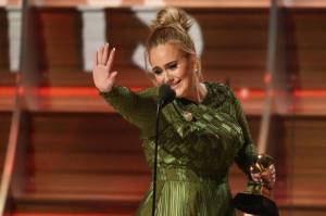POST SCRIPTUM (78): Adele trumfla na Grammy Beyoncé. Důvod je jasný - může za to rasismus
