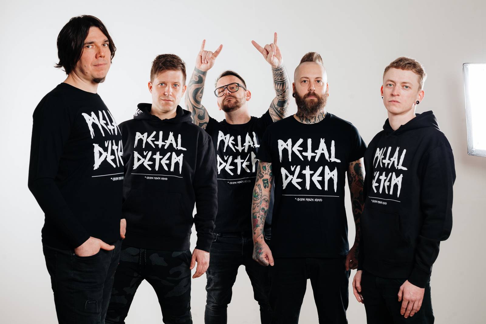 ROCK BLOG | Zeller (Cocotte Minute): Přišel čas rozkopnout dveře a zařvat 