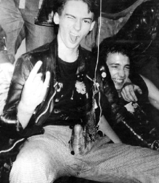 ZE ŽIVOTA PUNKU - 6.díl: Ve službách vlasti