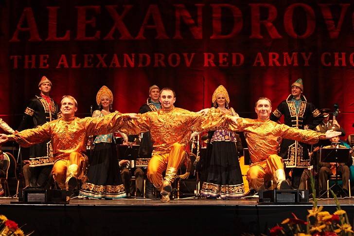SMRT SI ŘÍKÁ ROCK'N'ROLL: Alexandrovci - Umění ve vojenských uniformách