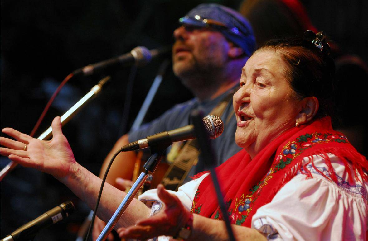 Jarmila Šuláková - Královna valašského folklóru, která poslouchala Black Sabbath