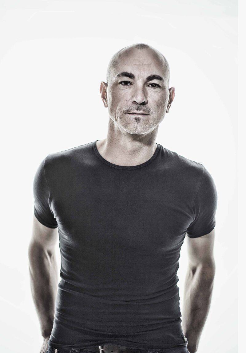 Robert Miles, první Ital s Brit Award. Jeho cestu ukončila předčasně zákeřná nemoc