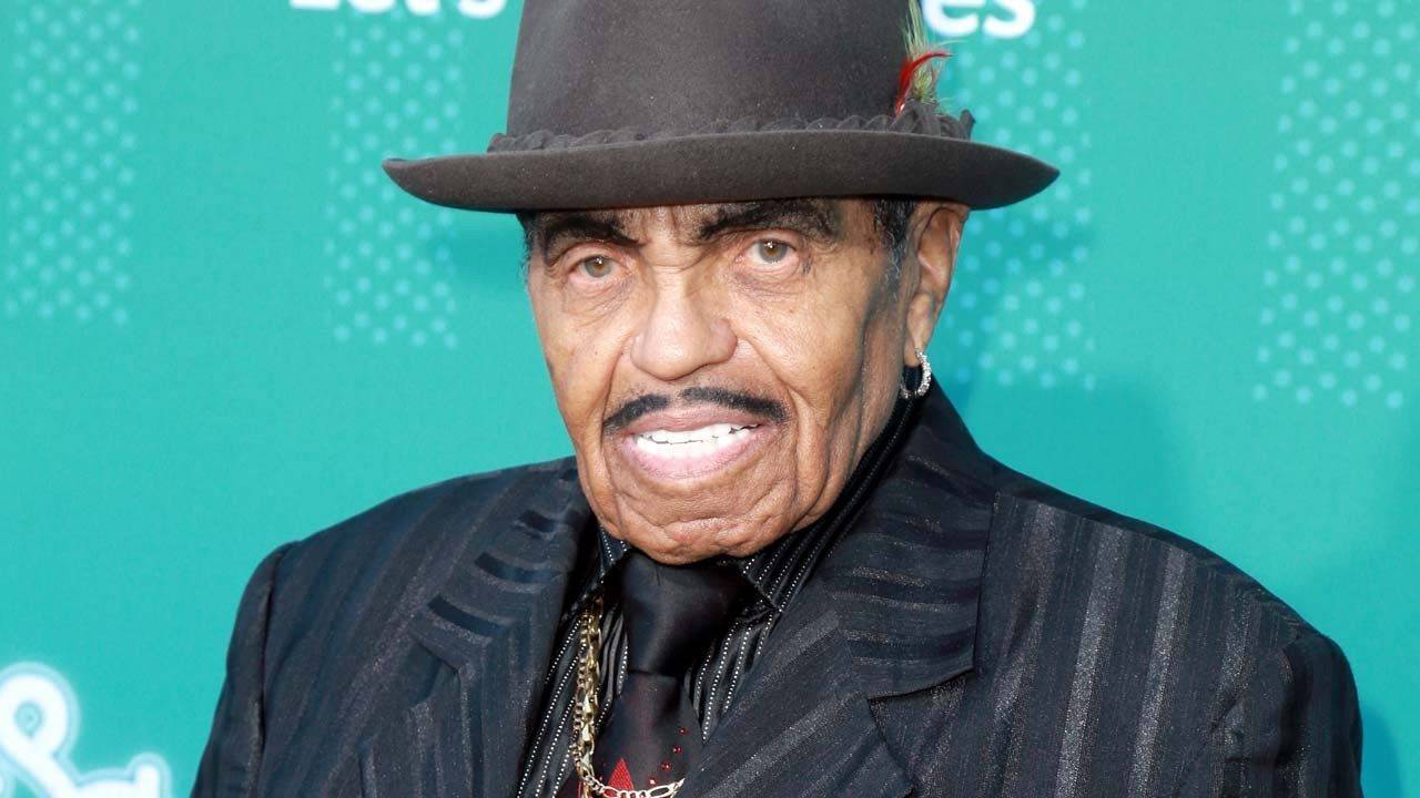 Joe Jackson - Otec tyran. Své děti, včetně Krále popu, vedl ke slávě i za pomoci násilí