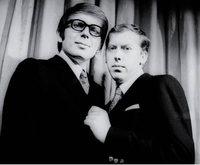 Jiří Grossmann - Herec a spoluautor humoristických povídek začínal jako muzikant. Zpíval a napsal mnoho textů