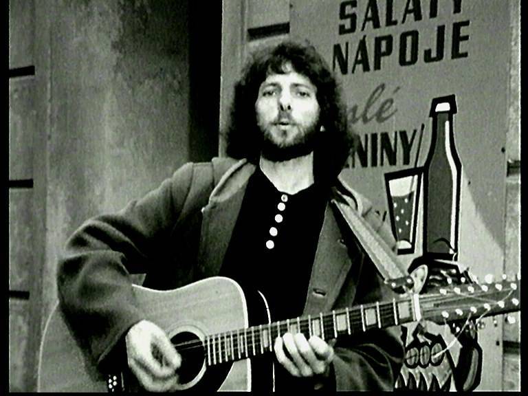 Stanislav Staněk - Jeden z prvních představitelů bigbítu v Česku byl členem George & Beatovens. Na kytary nejen hrál, ale sám je i stavěl