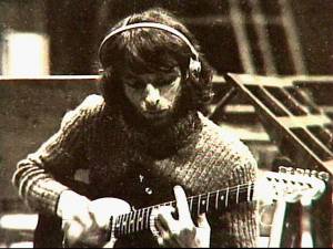 Stanislav Staněk - Jeden z prvních představitelů bigbítu v Česku byl členem George & Beatovens. Na kytary nejen hrál, ale sám je i stavěl