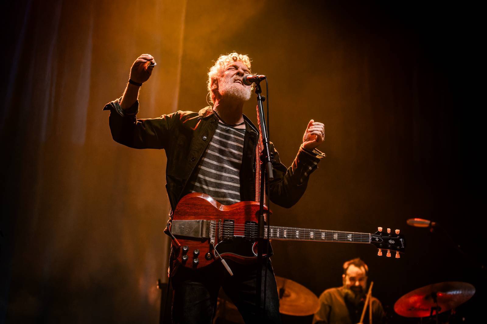 Glen Hansard - Irský muzikant byl autentický ve společnosti světových hvězd i při hraní v ulicích Valašského Meziříčí