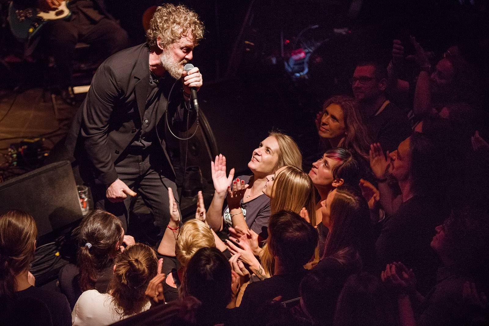 Glen Hansard - Irský muzikant byl autentický ve společnosti světových hvězd i při hraní v ulicích Valašského Meziříčí