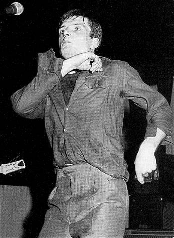 SMRT SI ŘÍKÁ ROCK'N'ROLL: Ian Curtis (43.)