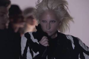 VIDEO: Lady Gaga chce vaši lásku. Spojila se proto s Nilem Rodgersem