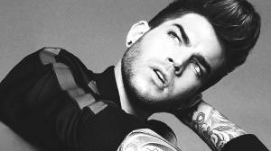 VIDEO: Adam Lambert je v klipu Another Lonely Night sžírán vnitřní samotou