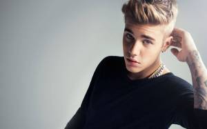 VIDEO: Justin Bieber se v novém singlu omlouvá. Má proč?