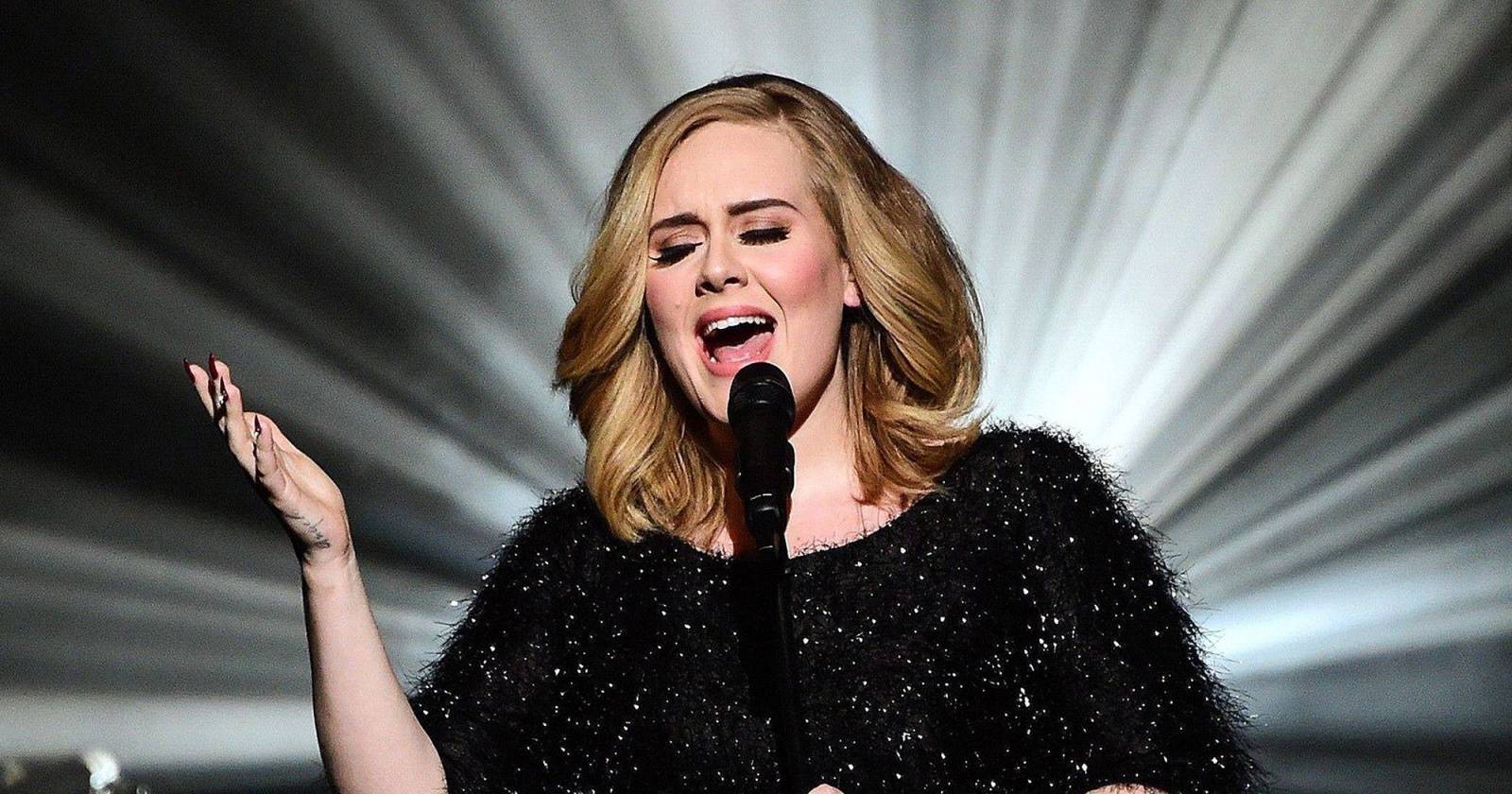 VIDEO: Podívejte se, jak Adele zazpívala Hello živě na NRJ Awards