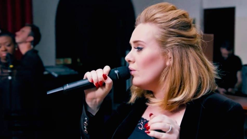 VIDEO: Adele představila živě novou písničku When We Were Young