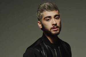 TOP 7 videoklipů týdne (72.): Ze Zayna z One Direction je sexuální rebel, Suede vypráví o sebevraždě