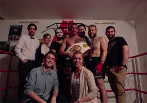 VIDEO: Dala se snad LOLA na porno? V klipu Balíky slámy hraje Robert Rosenberg