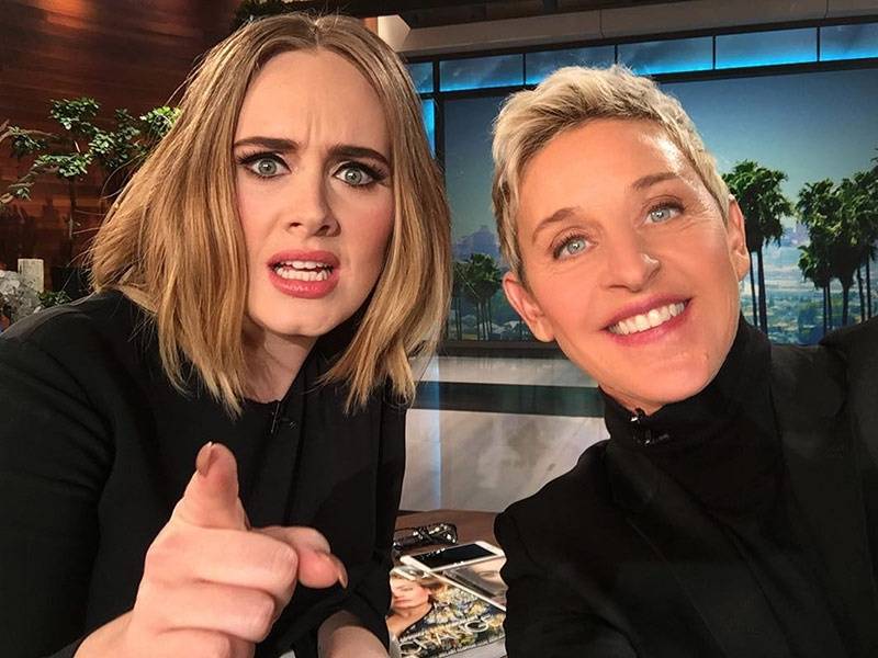 VIDEO: Adele u Ellen DeGeneres odčinila zaváhání z Grammy. Její vystoupení nemělo chybu