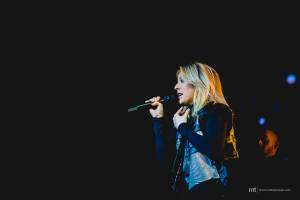 VIDEO: Propásli jste Ellie Goulding v Praze? Nový klip vás vezme přímo na její turné