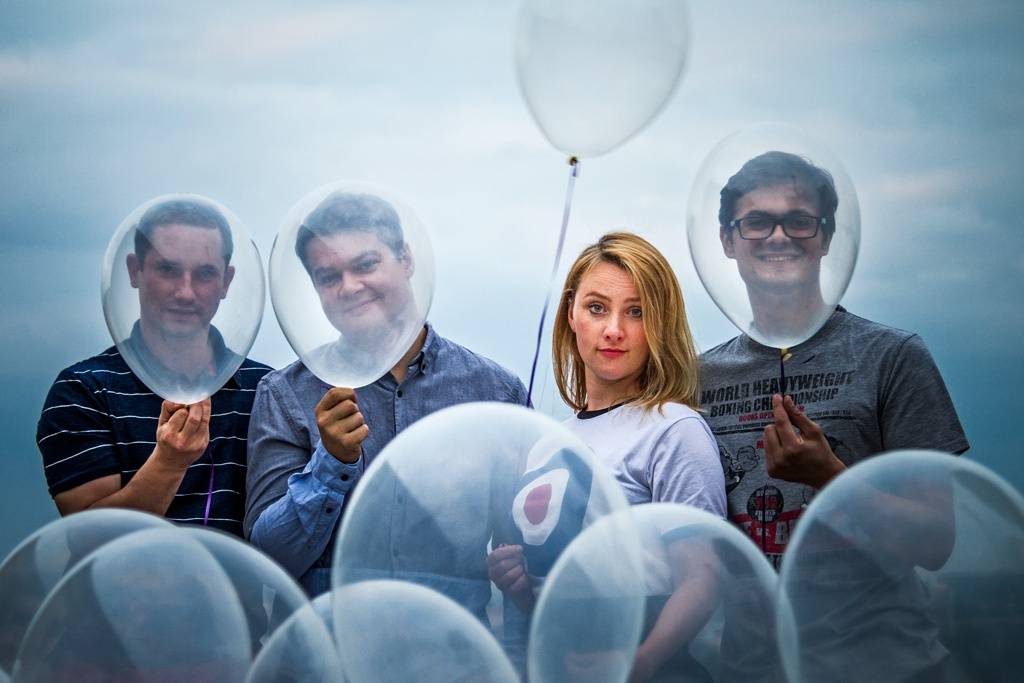 VIDEO: Jananas chtějí mít IQ 5 a ničím se netrápit. V klipu spálili Zemana, Ortel i Hitlera