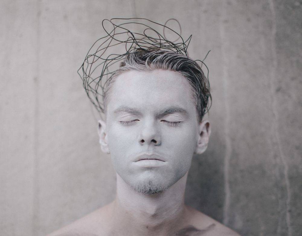 VIDEOPREMIÉRA: Nováček Pame Faul věří na zázraky. Singlem Miracles se o jeden sám postaral