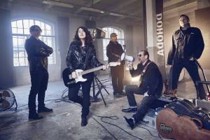 VIDEO: Tichá dohoda má po letech hit v rádiu. Kam kapelu nohy táhnou?