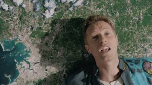 VIDEO: Coldplay představují surrealistický svět pomocí koláže