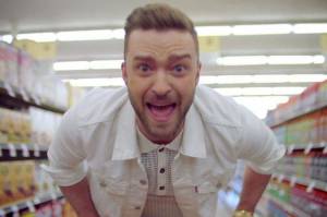 TOP 7 videoklipů týdne (88.): Justin Timberlake rozsévá štěstí, Iggy Pop ohýbá své tělo