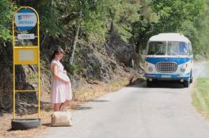 VIDEO: Hodiny ve svém druhém singlu mění Jízdní řád