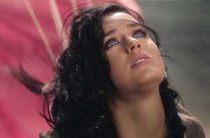 VIDEO: Nezlomná Katy Perry nakonec vzlétne. Hit Rise má motivovat olympioniky