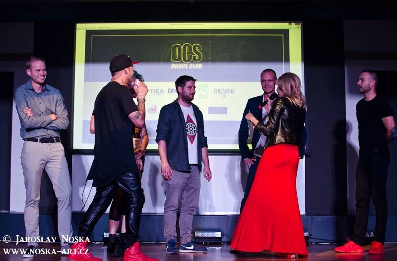 VIDEO: Superstar, večírky, Agáta Hanychová. Česky zpívající Sámer Issa se ohlíží za svým životem