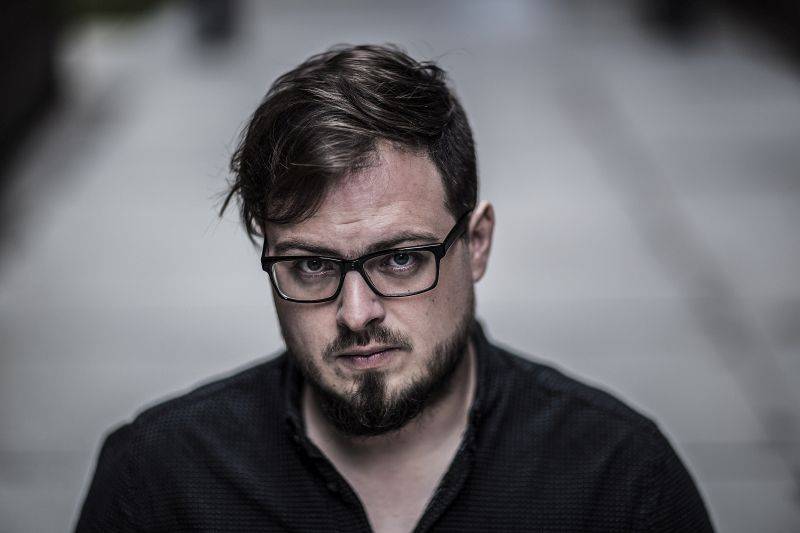 TOP 7 videoklipů týdne (102.): Richard Krajčo a spol. podporují nemocné, David Stypka učí, jak spojovat