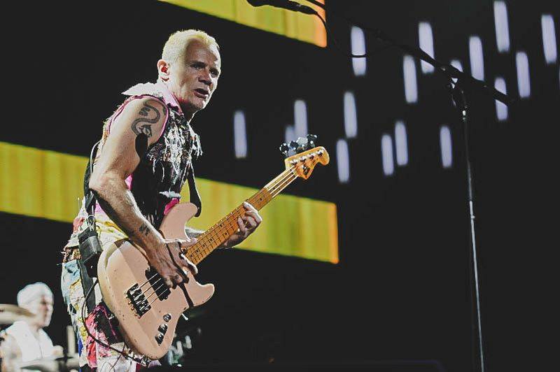 VIDEO: Red Hot Chili Peppers odhodili kalhoty a parodují slavný film