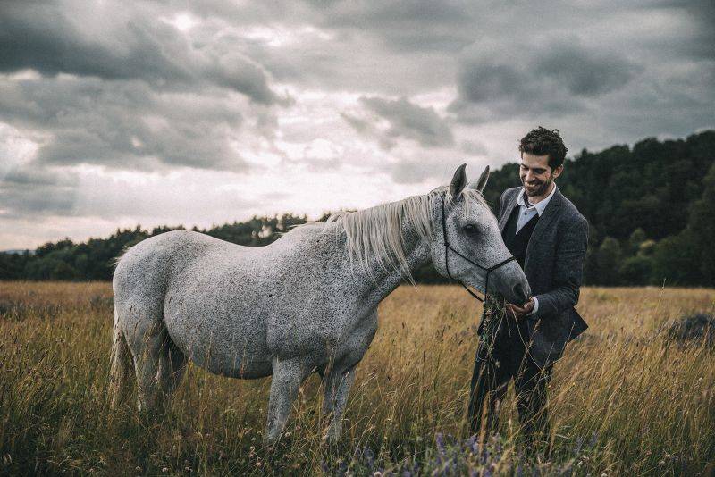 VIDEO: Klidná jako voda, ale silná jako proud: Novinka skupiny Jelen je věnovaná ženám