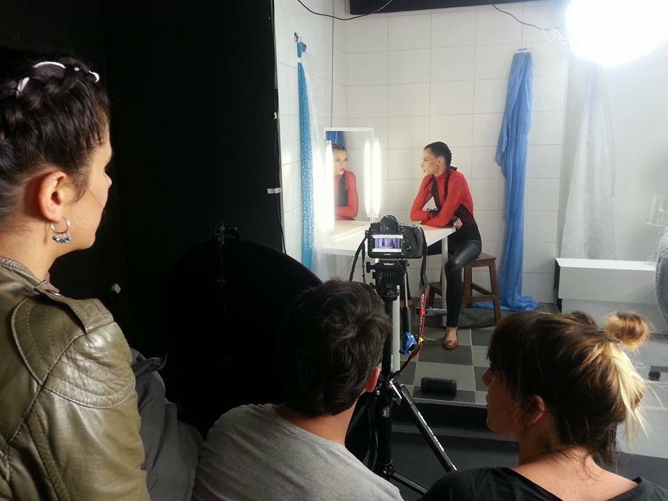 VIDEOPREMIÉRA: Iva Frühlingová už nechce nevyžádaný rady. Vrací se comebackovým klipem a chystá knihu