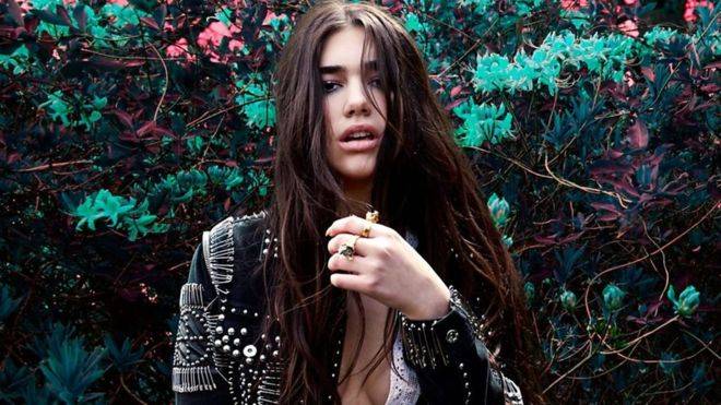 Top 7 videoklipů týdne (105.): Martin Harich hledá smysl života, Kings Of Leon vás vyděsí roztleskávačkami