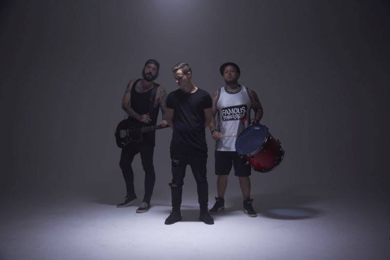 VIDEO: Tohle je svět Matěje Vávry. V novém klipu si zahrála i Celeste Buckingham