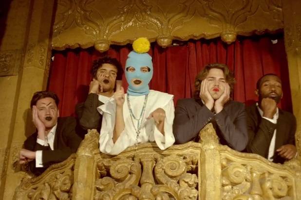 VIDEO: Pussy Riot oslavují vaginu a zesměšňují Donalda Trumpa