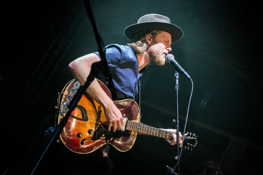 TOP 9 videoklipů týdne (115): Kato zpívá dceři v kočárku, Martin Harich připomíná rozchod se Celeste