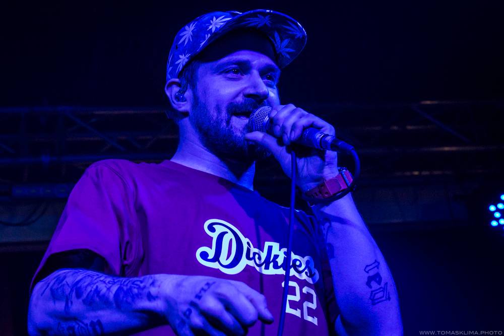 TOP 9 videoklipů týdne (115): Kato zpívá dceři v kočárku, Martin Harich připomíná rozchod se Celeste